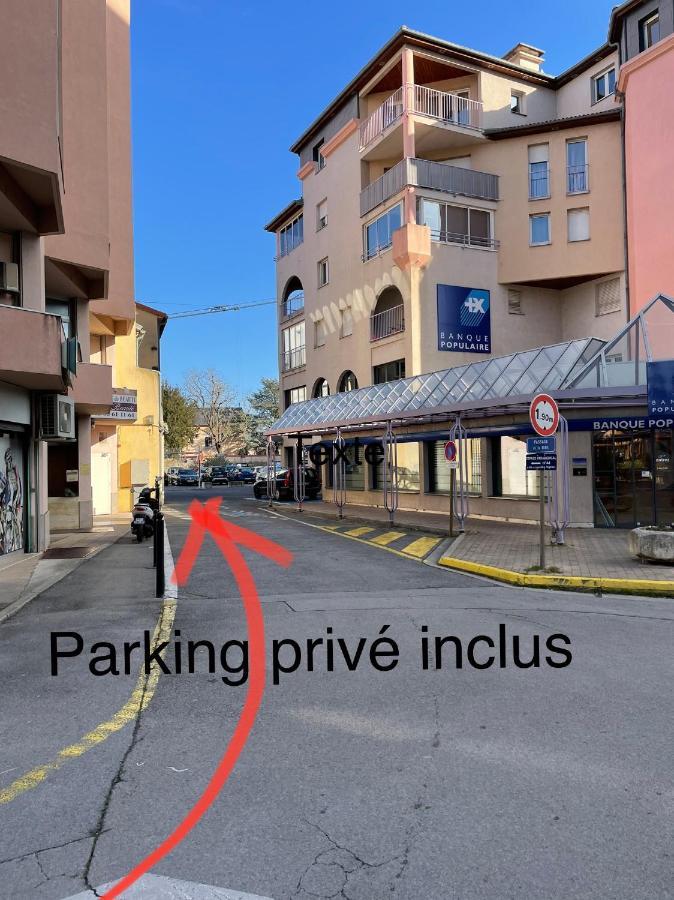T2 Plein Centre Au 1Er Etage Avec Parking Prive Daire Millau Dış mekan fotoğraf