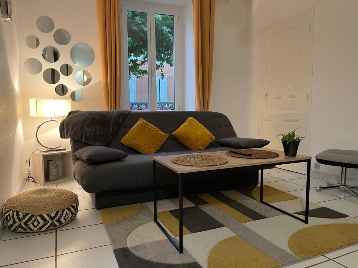 T2 Plein Centre Au 1Er Etage Avec Parking Prive Daire Millau Dış mekan fotoğraf